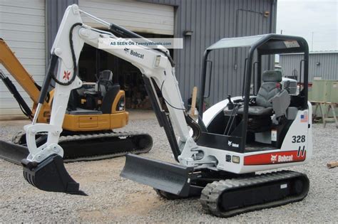 how to drive a bobcat mini excavator|operating mini digger beginner.